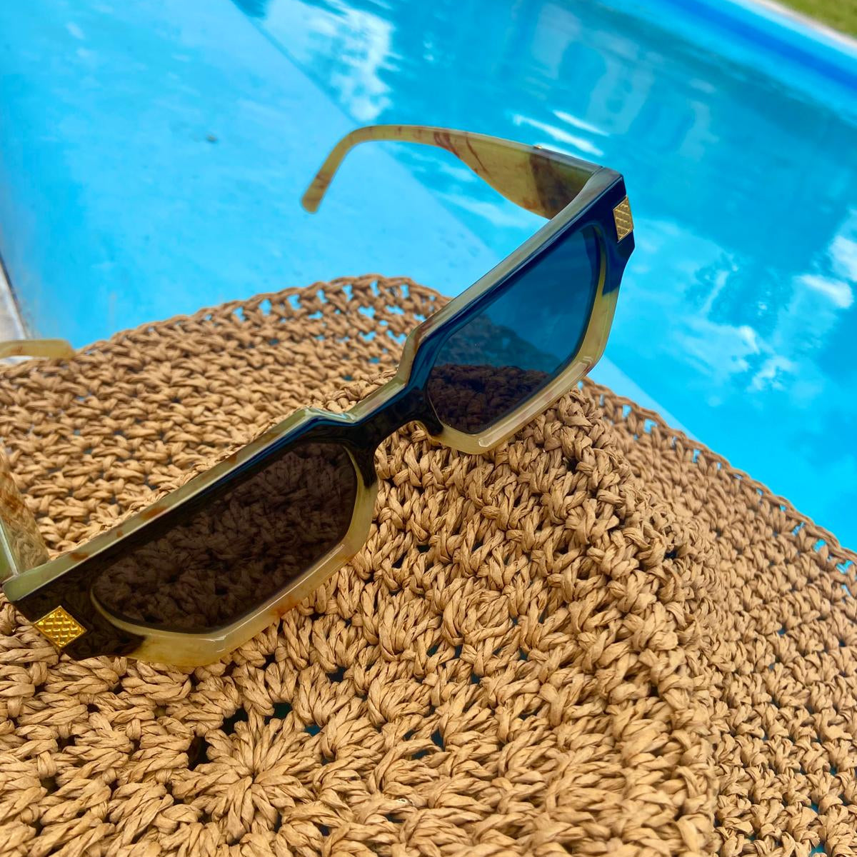 Lentes Riviera – Azul degradé con detalle dorado